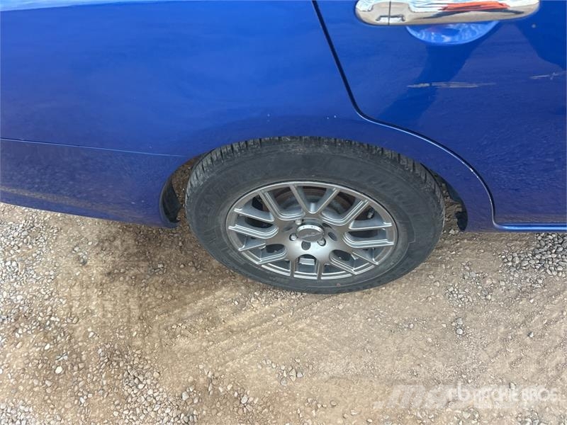 Nissan Versa SV Automobile Автомобілі