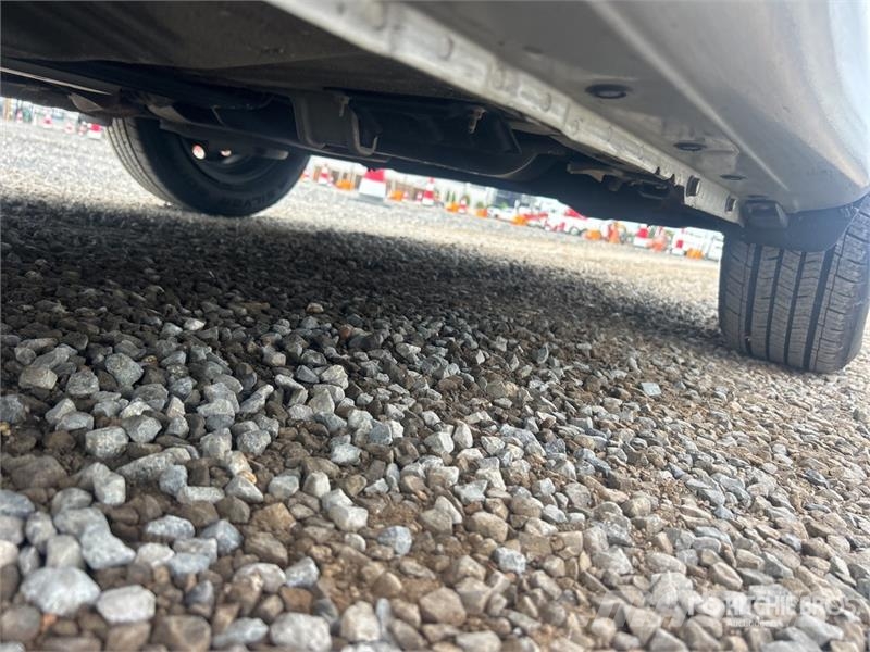 Nissan Versa SV Automobile Kistehergépjárművek