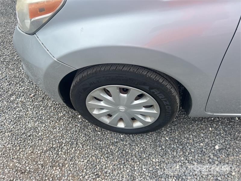 Nissan Versa SV Automobile Kistehergépjárművek