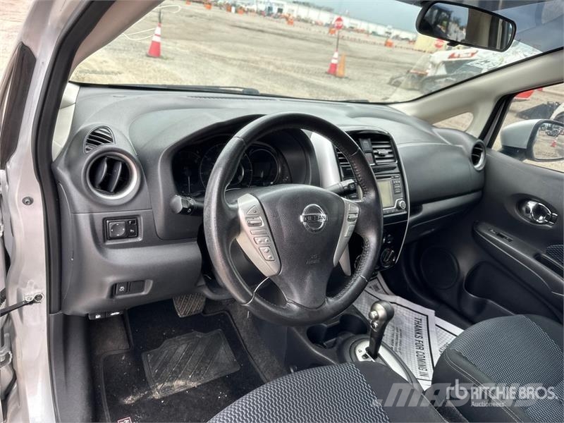 Nissan Versa SV Automobile Avtomobili