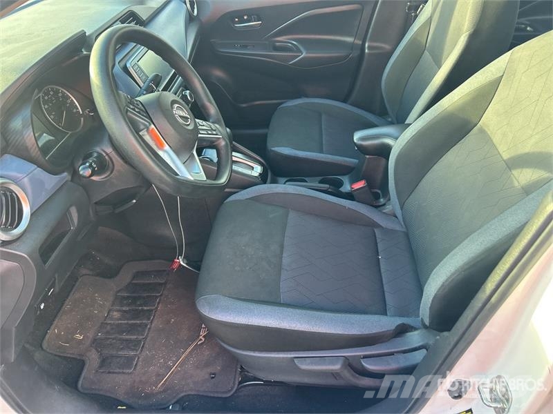 Nissan Versa SV Automobile Avtomobili