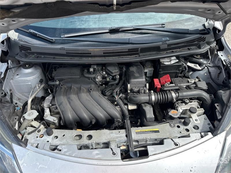 Nissan Versa SV Automobile Avtomobili