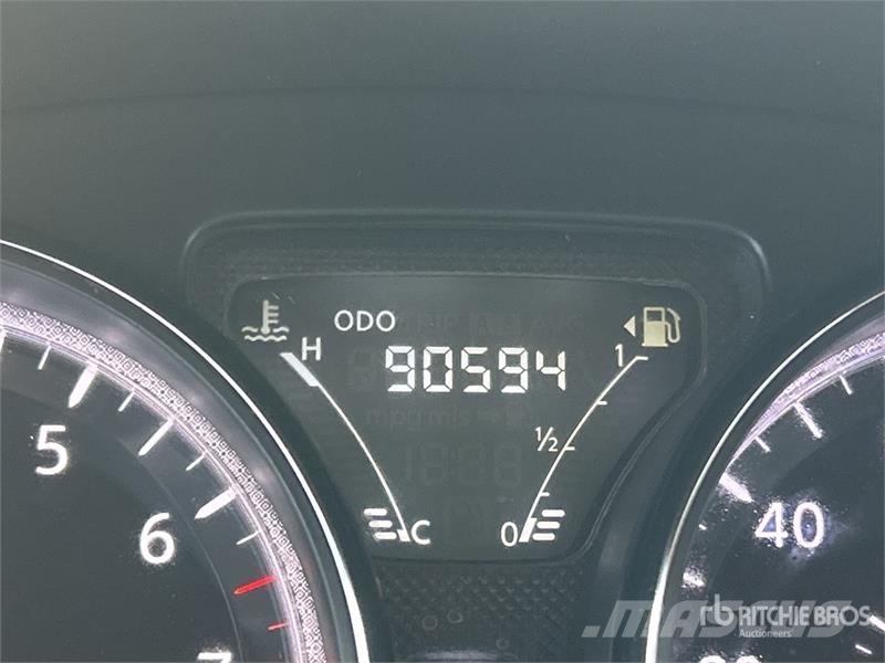 Nissan Versa SV Automobile Автомобілі