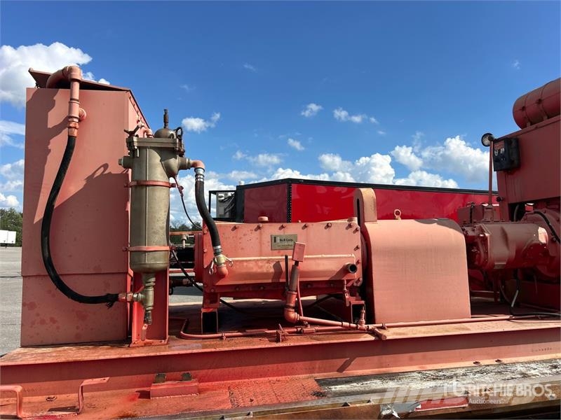 NLB HP320 10K 20 ft T/A Gooseneck 10300-D Generator Eq Biltransportsläp