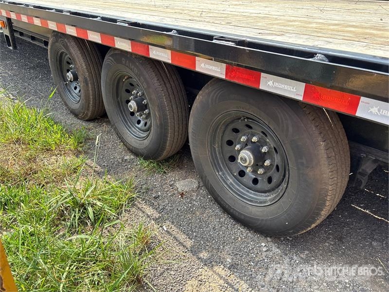 NorStar 40 ft Tri/A Gooseneck Equipment Trailer Przyczepy do transportu samochodów