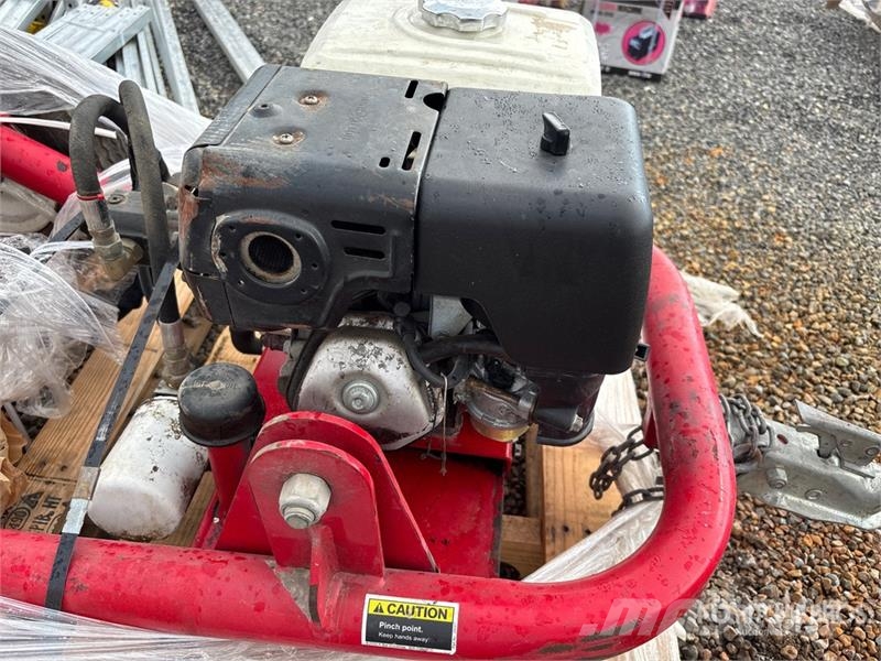 Northstar Power Auger 輕型鑽孔機