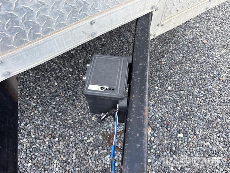  Novae STW10220TA-100 20 ft T/A Enclosed Trailer ボックスボディートレーラー