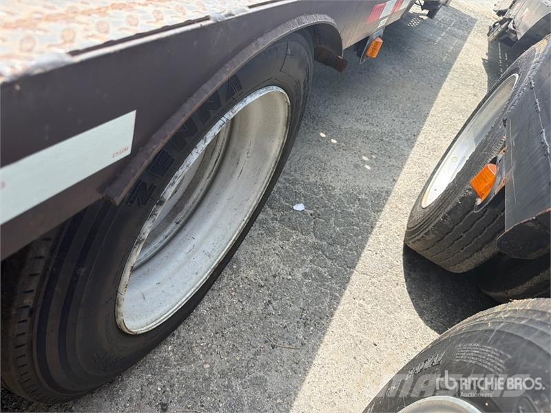 Nu Van T/A 3 Car Open Car Carrier Trailer Návesy na prepravu automobilov