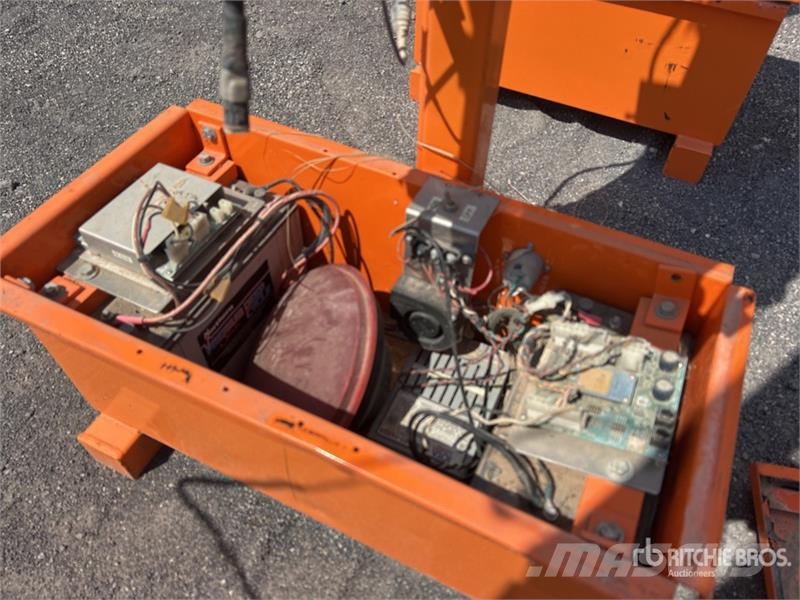 OMJC Signal Inc. PUJR-S Traffic Light Svetlobni stolpi