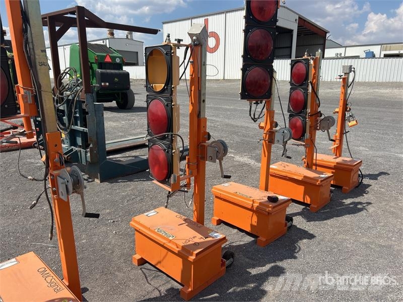 OMJC Signal Inc. PUJR-S Traffic Light Svetlobni stolpi