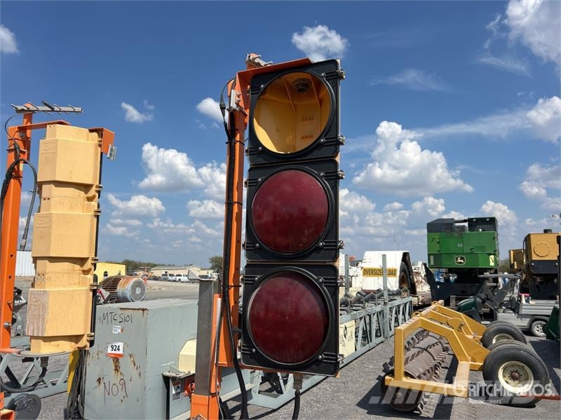 OMJC Signal Inc. Traffic Light Svetlobni stolpi