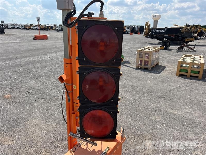 OMJC Signal Inc. Traffic Light Svetlobni stolpi