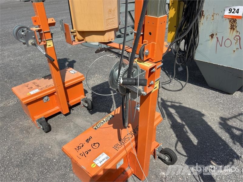 OMJC Signal Inc. Traffic Light Svetlobni stolpi