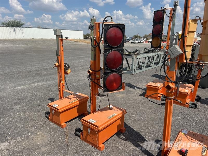 OMJC Signal Inc. Traffic Light Svetlobni stolpi