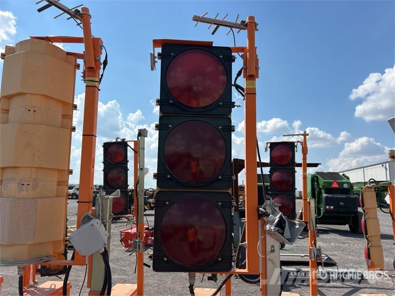 OMJC Signal Inc. Traffic Light Svetlobni stolpi