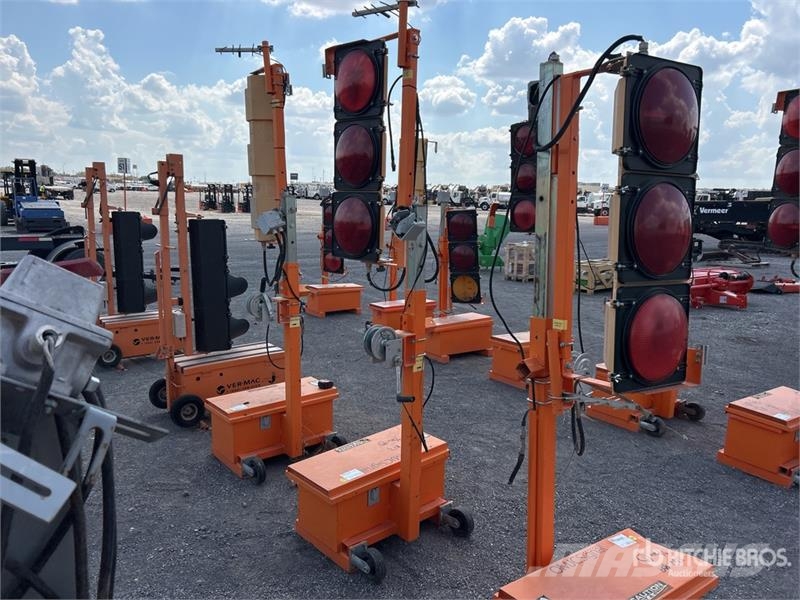 OMJC Signal Inc. Traffic Light Svetlobni stolpi