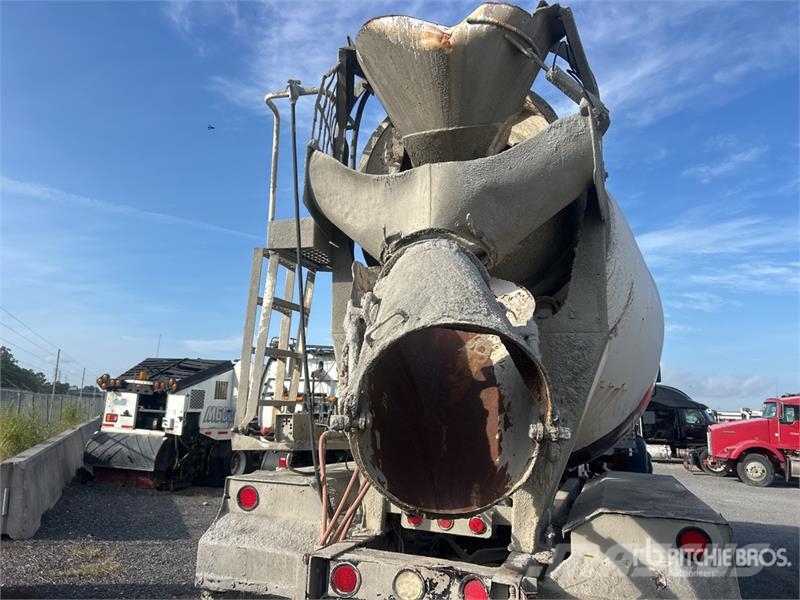 Oshkosh F-2346 Concrete trucks