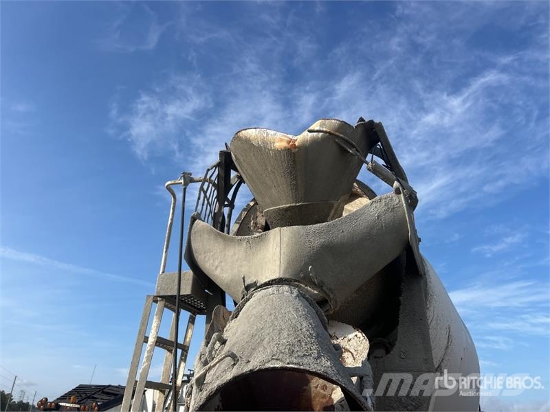 Oshkosh F-2346 Concrete trucks