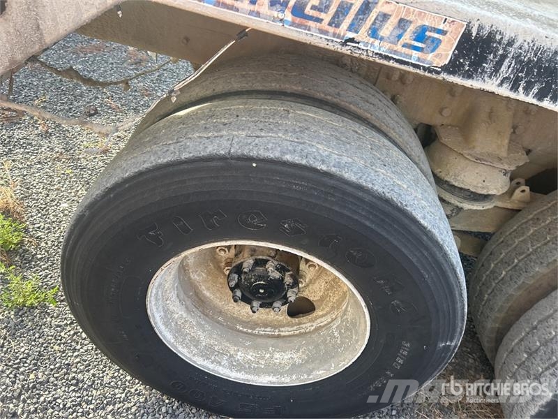 Oshkosh F-2346 Concrete trucks