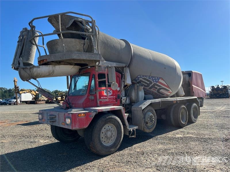 Oshkosh S Series 6x6 Front Discharge Mixer Truck Betonvežiai