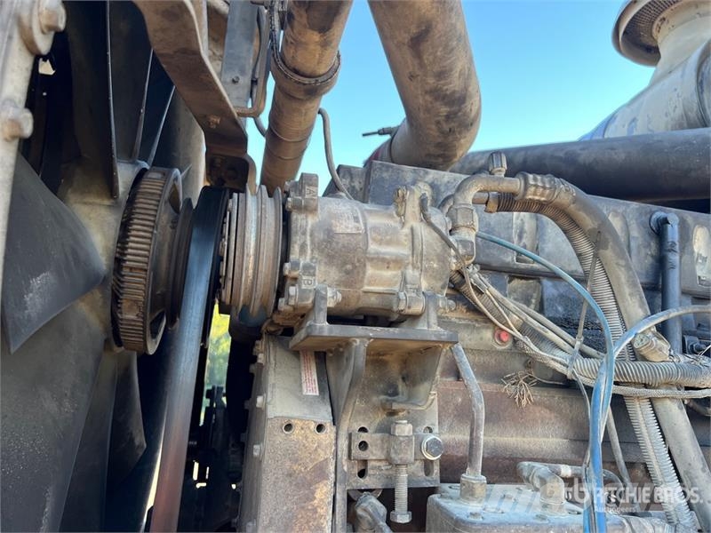 Oshkosh S Series 6x6 Front Discharge Mixer Truck Betonvežiai
