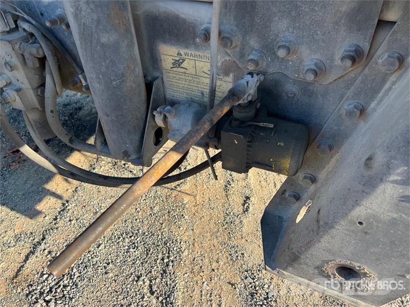 Oshkosh S Series 8x6 Front Discharge Mixer Truck شاحنات خرسانة