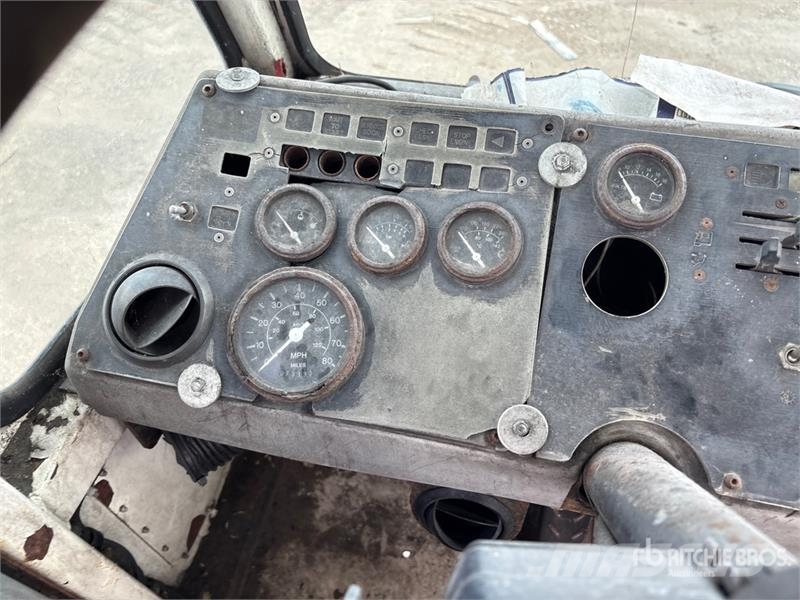 Ottawa 4x2 Spotter Truck (Inoperable) Terminaalitraktorit