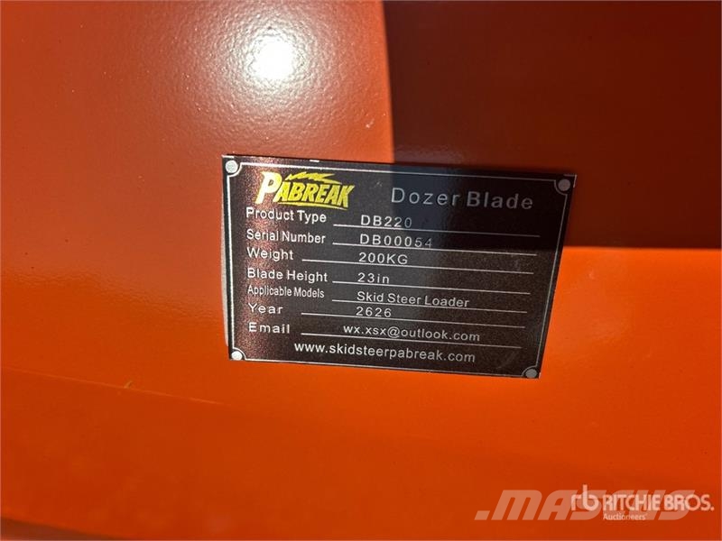  PABREAK DB-220 84 in Angle Skid Steer Dozer (Unuse Бульдозерные отвалы