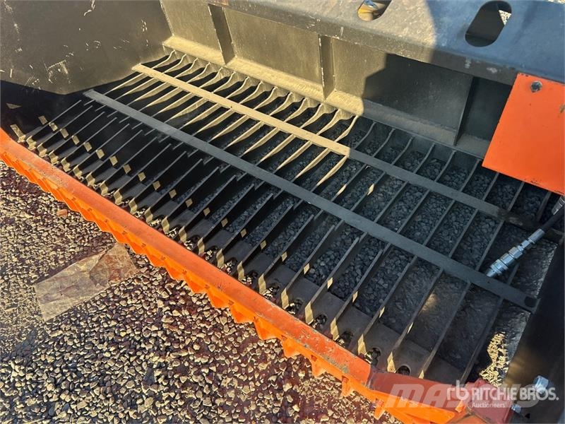 PABREAK RP280 72 in Skid Steer Rock Picker (Unused Kőfelszedők