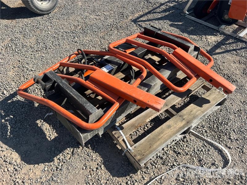  Pabreak Skid Steer Bale Squeeze (Unused) مكونات أخرى