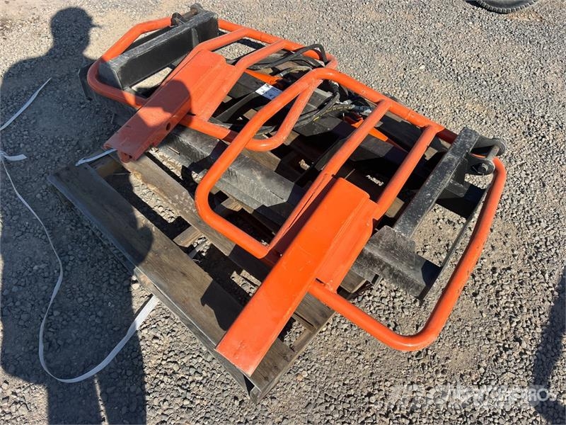  Pabreak Skid Steer Bale Squeeze (Unused) مكونات أخرى