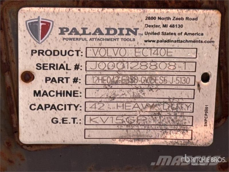 PALADIN EC140BKT42 42 in Excavator Bucket - Fits Volvo Baldes