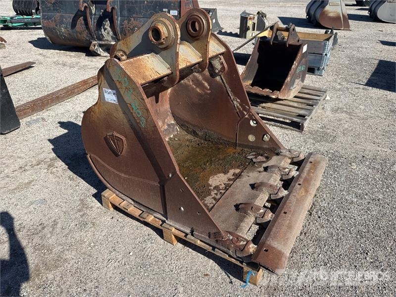 PALADIN EC140BKT42 42 in Excavator Bucket - Fits Volvo Baldes