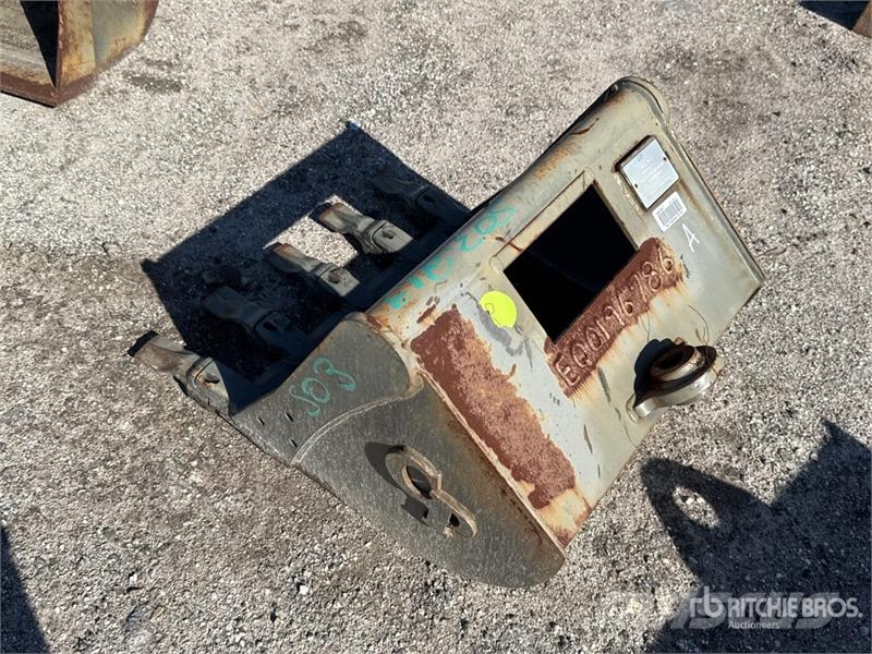 PALADIN EC25BKT24 24 in Digging Excavator Bucket Baldes