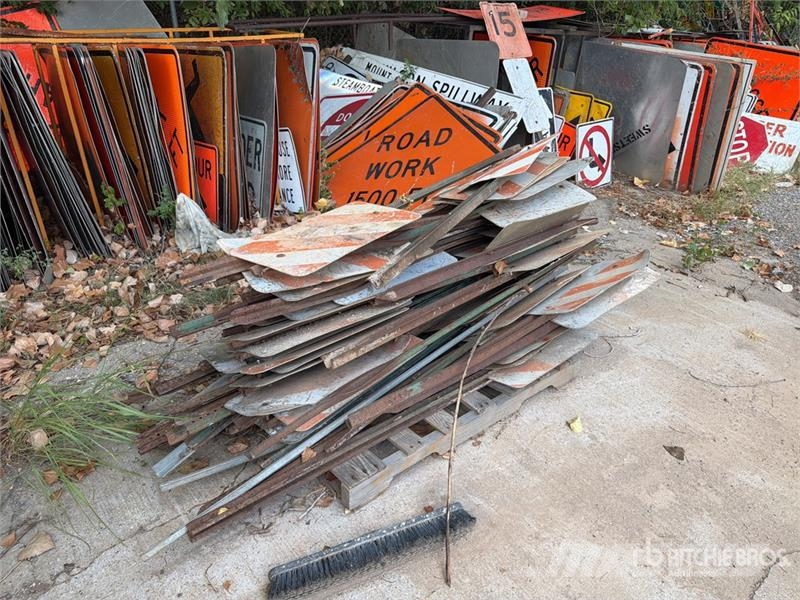 pallet caution signs Road Signs Andere