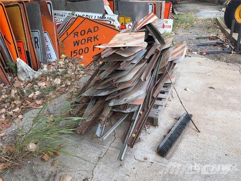 pallet caution signs Road Signs Andere