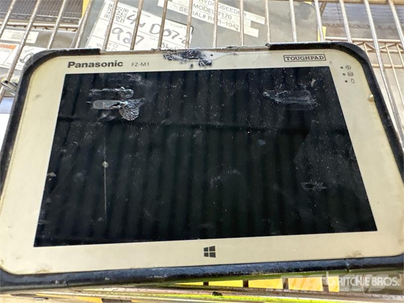  Panasonic M1 Toughpad Tablet Computers - Fits مكونات أخرى