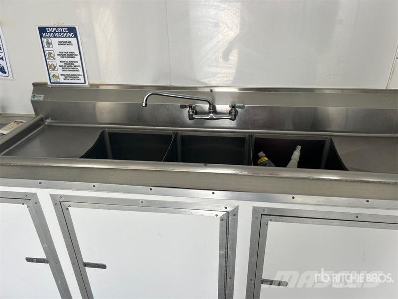  Panther Cargo 8.5X16TA 16 ft T/A Food Concession T مقطورات أخرى