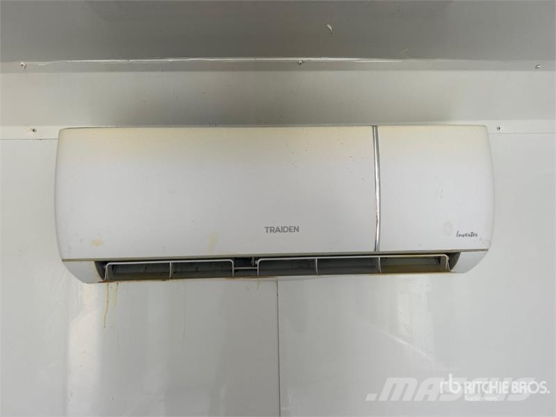  Panther Cargo 8.5X16TA 16 ft T/A Food Concession T مقطورات أخرى