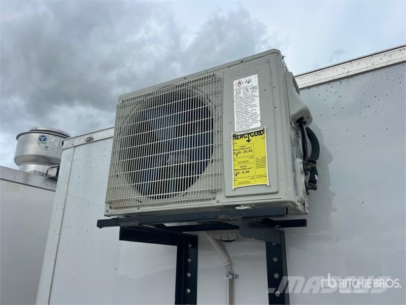  Panther Cargo 8.5X16TA 16 ft T/A Food Concession T مقطورات أخرى
