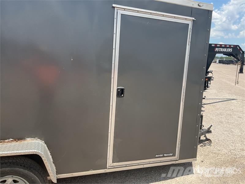 Patriot 14 ft S/A Enclosed Trailer Carrocería de caja