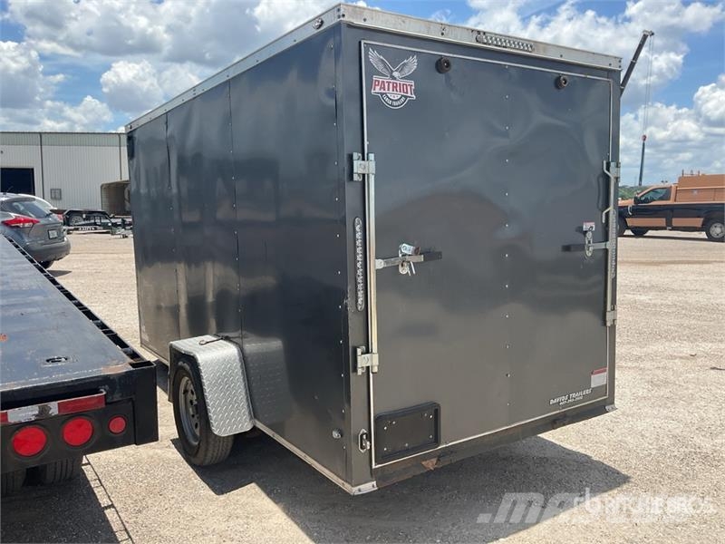 Patriot 14 ft S/A Enclosed Trailer Carrocería de caja