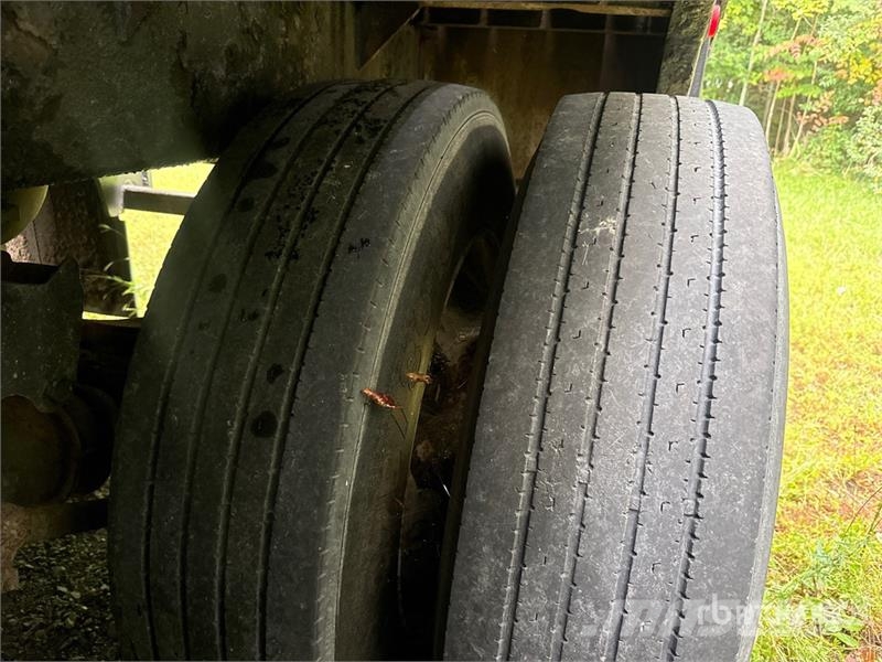 Peerless CTS-45 45 ft x 96 in T/A Open-Top Chip Trailer Rimorchi per segatura e cippato
