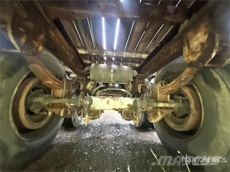 Peerless CTS-45 45 ft x 96 in T/A Open-Top Chip Trailer Rimorchi per segatura e cippato