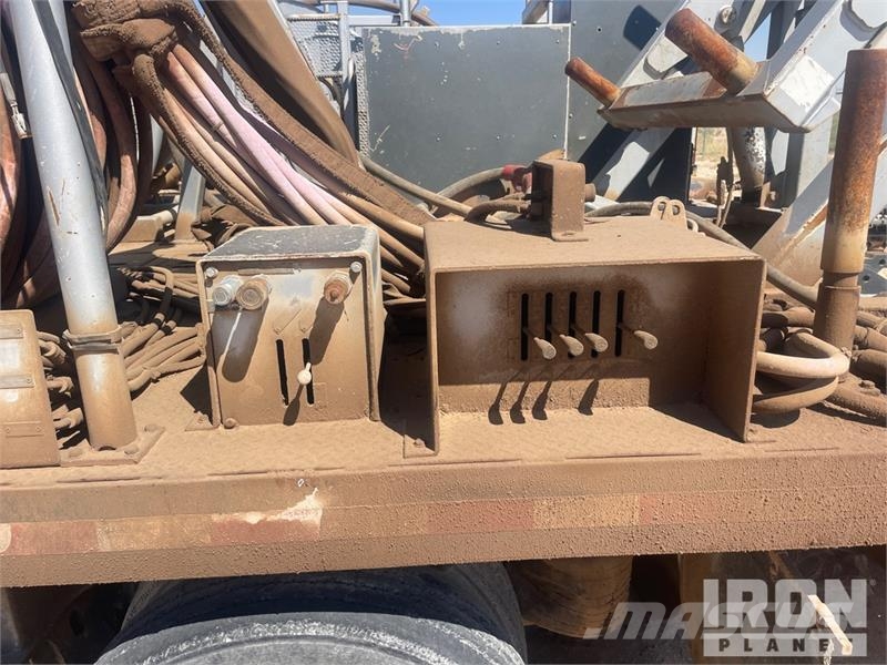 Peerless Limited Coil Tubing Reel Trailer Procesapparatuur en machines