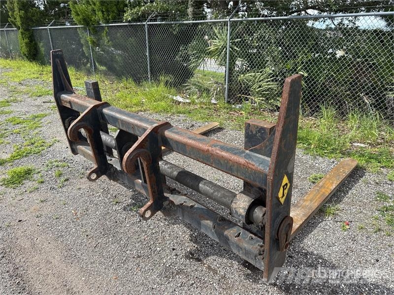 Pemberton Inc 72 in Wheel Loader Forks - Fits John Deere 624 지게차