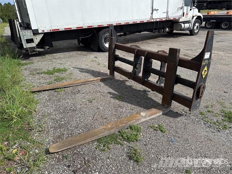 Pemberton Inc 72 in Wheel Loader Forks - Fits John Deere 624 지게차