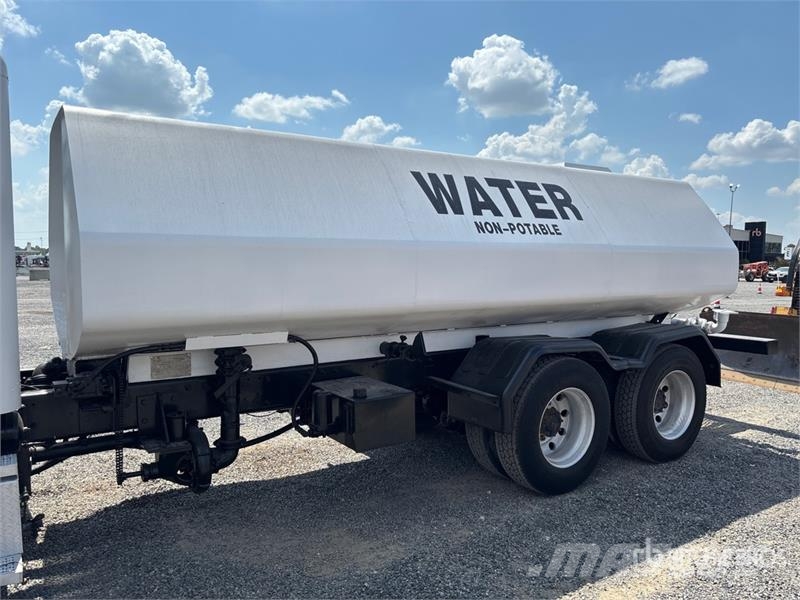 Peterbilt 330 Kamioni za vodu