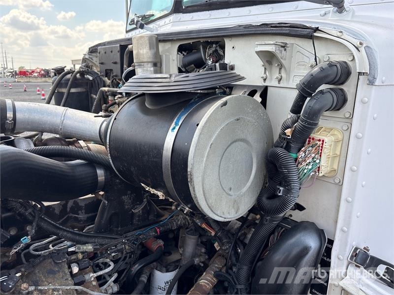 Peterbilt 330 Kamioni za vodu