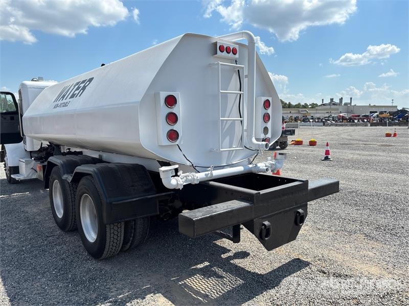 Peterbilt 330 Kamioni za vodu